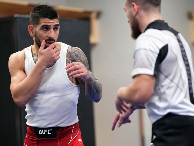 UFC: Ilia Topuria tập cùng Kamaru Usman trước đại chiến Josh Emmett