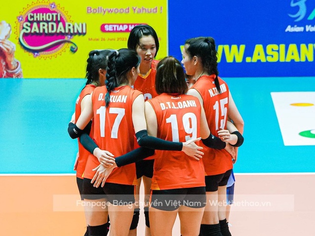 Không để thua bất cứ set nào, bóng chuyền nữ Việt Nam hiên ngang vào Bán kết AVC Challenge Cup