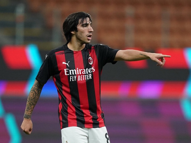 Tonali từng chủ động giảm lương để được ở lại Milan như thế nào?