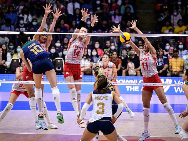 Nhấn chìm Brazil với cơn mưa Block, bóng chuyền Thổ Nhĩ Kỳ giành vé vào VCK VNL 2023