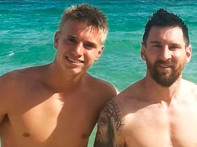 Messi bắt đầu kỳ nghỉ ở Bahamas và gặp gỡ con trai huyền thoại bóng đá châu Âu