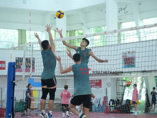 Đội tuyển bóng chuyền nam Việt Nam tích cực tập luyện chuẩn bị cho AVC Challenge Cup 2023