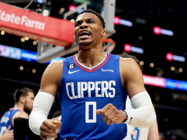 Russell Westbrook chấp nhận giảm 40 triệu đô tiền lương, ở lại LA Clippers thêm 2 mùa giải