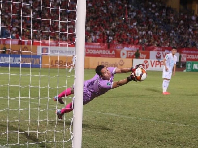 Quang Hải đá hỏng luân lưu, đẳng cấp châu Âu của Filip Nguyễn thất bại trước thủ môn dự bị Nam Định