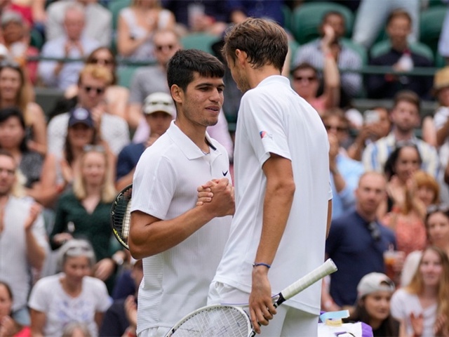 Lịch thi đấu Wimbledon 2023 mới nhất ngày 8/7: Alcaraz và Medvedev bước tiếp vào vòng 4?