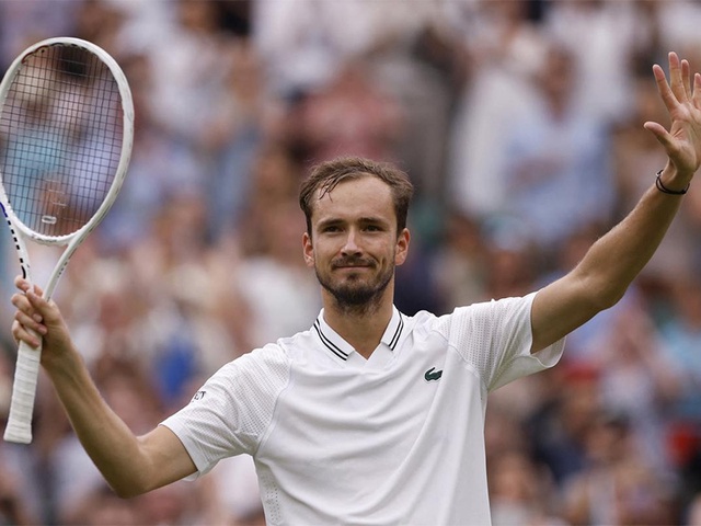 Wimbledom ngày 9/7: Medvedev tìm lại chính mình, Kvitova nối dài chuỗi bất bại trên mặt sân cỏ