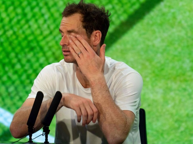 Andy Murray rơi nước mắc sau thất bại, thất vọng với trọng tài tại Wimbledom 2023