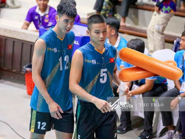 Sốc: Quốc Duy vì cây xúc xích giá 6.000 đô không tham dự Challenge Cup cùng đội tuyển bóng chuyền nam