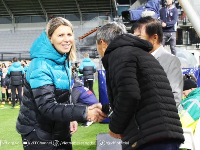 HLV đội New Zealand sướng cả người vì giữ sạch lưới trước nữ Việt Nam