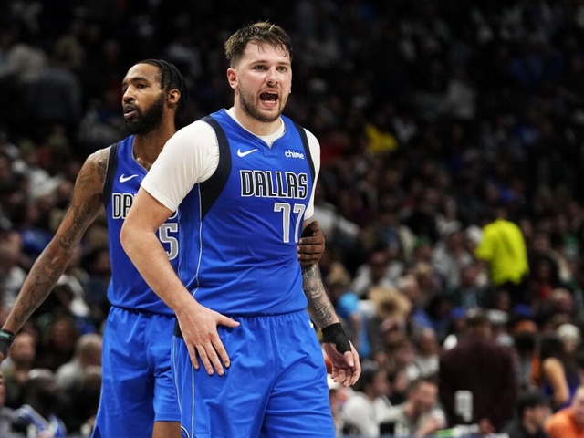 Chuỗi điểm thần kỳ 30-0 vẫn không mang về chiến thắng cho Luka Doncic và Dallas Mavericks