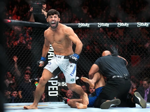 Kết quả UFC: Arman Tsarukyan knockout Beneil Dariush giữa cơn mưa tiền thưởng