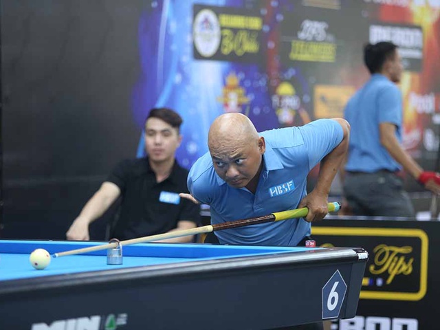 ĐKVĐ Văn Ly giữ phong độ, “Dương Quá” Quốc Nam suýt gây sốc ngày đầu giải billiard carom 3 băng HBSF Cup Tour 2 – 2023