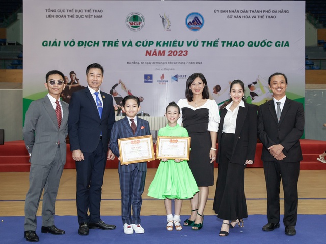 Con trai Khánh Thi được khen thưởng tại Giải vô địch trẻ và Cúp Khiêu vũ quốc gia