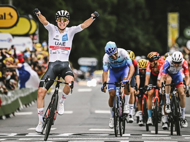 Đương kim vô địch Tadej Pogacar giành chiến thắng kép chặng 6 Tour de France 2022