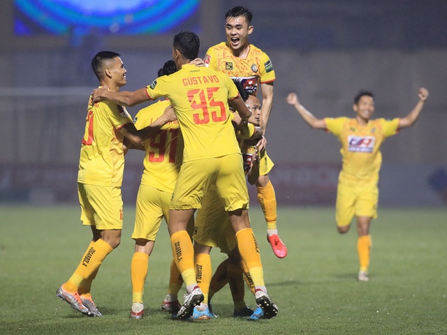 Sao trẻ U22 Việt Nam thi đấu ấn tượng, CLB Thanh Hóa hòa kịch tính HAGL