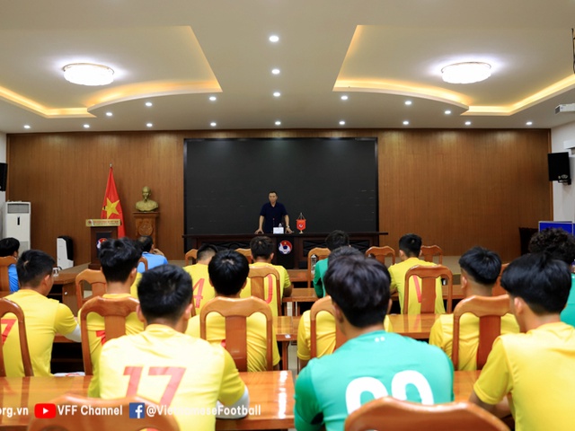 U19 Việt Nam cởi bỏ áp lực trước trận gặp U19 Thái Lan