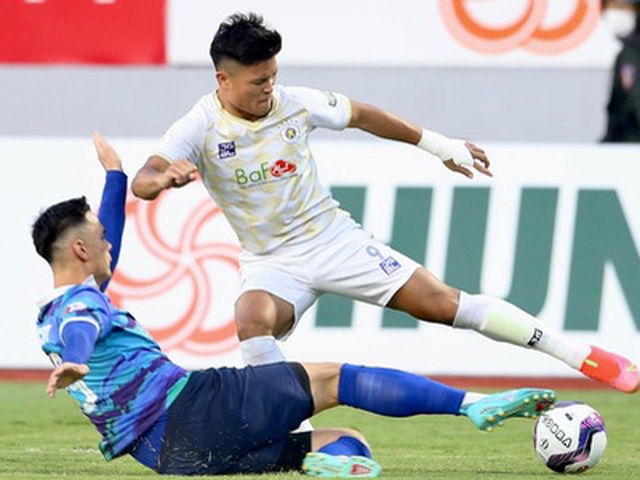 Tuấn Hải lập công, CLB Hà Nội giữ vững ngôi đầu BXH V.League 