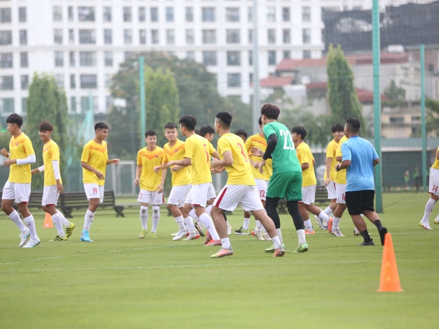 U20 Việt Nam đội nắng rèn quân, chuẩn bị cho vòng loại U20 Châu Á 2022