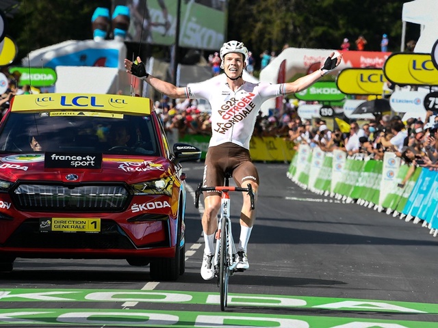 Cua-rơ Luxembourg độc diễn 60km cuối, ôm trọn chiến thắng chặng 9 Tour de France 2022