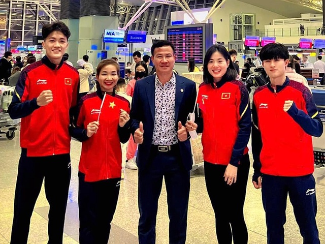 Tuyển điền kinh Việt Nam sang Campuchia muộn, ít thời gian làm quen sân đấu SEA Games 32