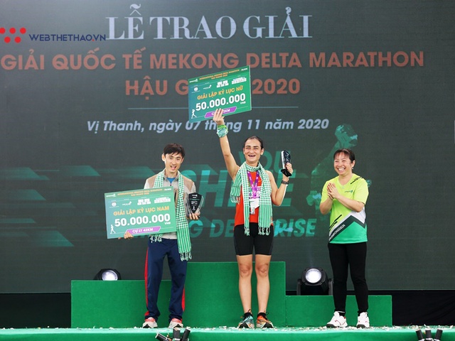 Vô địch và phá kỷ lục chạy 42,195km Mekong Delta Marathon 2022, bỏ túi gần 100 triệu đồng