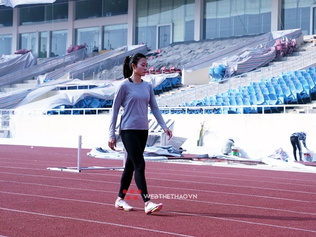“Nữ hoàng tốc độ” Lê Tú Chinh nhiều khả năng vẫn dự SEA Games 32