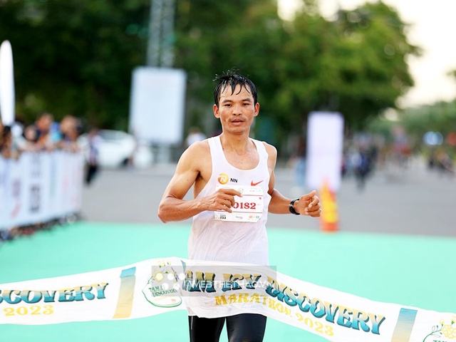 Lê Tuấn, Ngọc Hoa vô địch Tam Kỳ Discovery Marathon 2023, gần 4000 VĐV trải nghiệm đường đua thú vị ở Quảng Nam