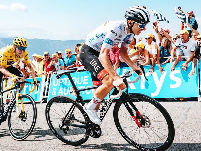 Đương kim vô địch và áo vàng đua tốc độ tay đôi chặng 17 Tour de France 2022