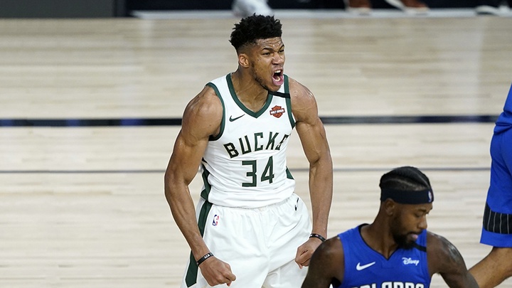 Giannis Antetokounmpo ký hợp đồng lịch sử với Milwaukee Bucks, gửi tin buồn  đến các đối thủ cạnh tranh
