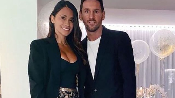 🌟🏆 ¡La esposa de Messi comparte el momento de la ceremonia previa al Balón de Oro 2023!  ¿Qué se está gestando antes de la gran noche?  ⚽✨3