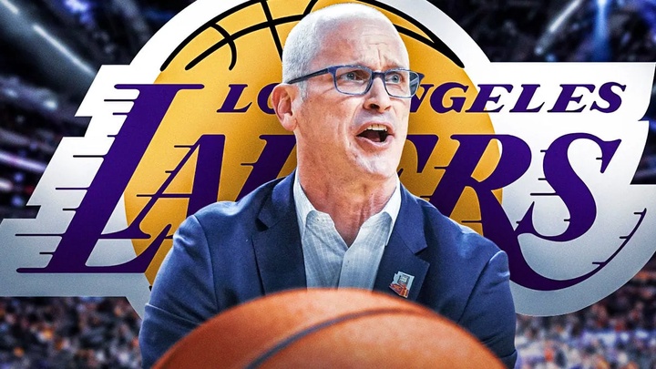 HLV vô địch NCAA Dan Hurley có gì đặc biệt khiến Los Angeles Lakers mê mẩn  đến vậy?