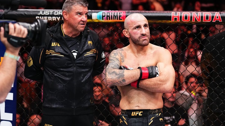 Alexander Volkanovski: Phủ nhận lên hạng, “tọa sơn quan hổ đấu” ở UFC 308