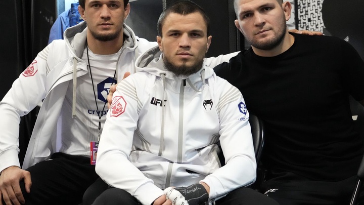 Khabib Nurmagomedov lo lắng khi cả hai hậu bối tranh đai ở UFC 311