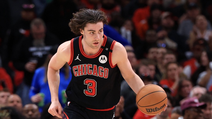 Chuyển nhượng NBA: Josh Giddey, PG trẻ từng ném game-winner giữa sân trước  Lakers gia hạn hợp đồng