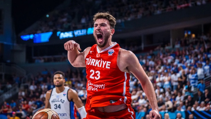 Chặn đứng Giannis Antetokounmpo và ĐT Hy Lạp, Thổ Nhĩ Kỳ mang mạch bất bại vào chung kết EuroBasket 2025