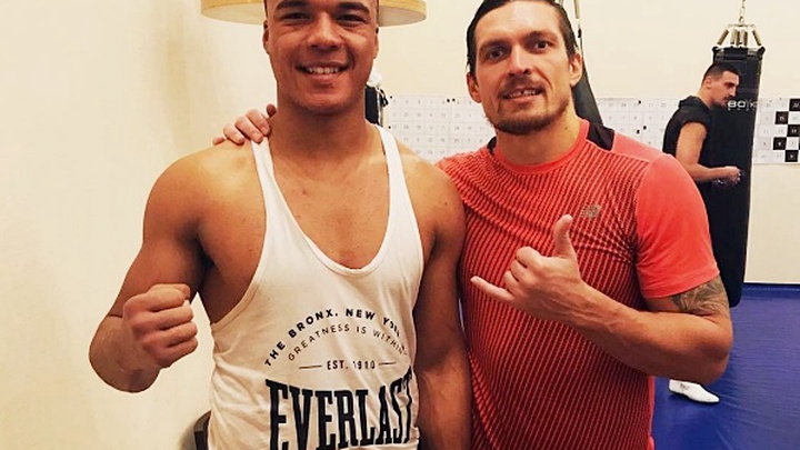 Usyk sẽ so găng với... bạn tập cũ ở trận bảo vệ đai bắt buộc?