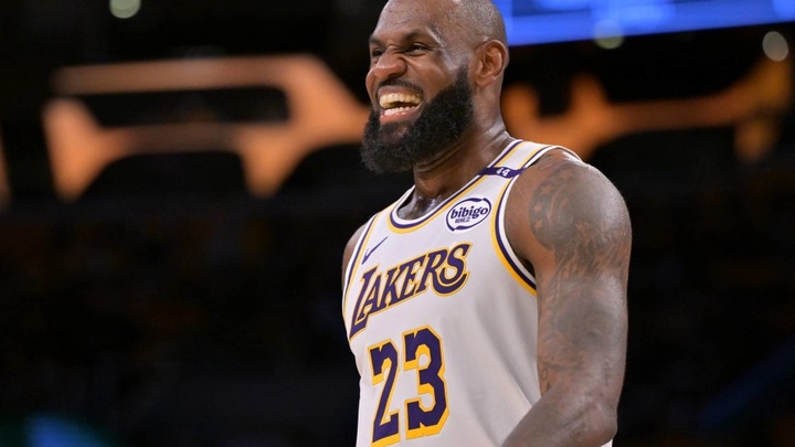 LeBron James nửa khẳng định, nửa từ chối về câu chuyện giải nghệ trước mùa giải NBA 2025-26
