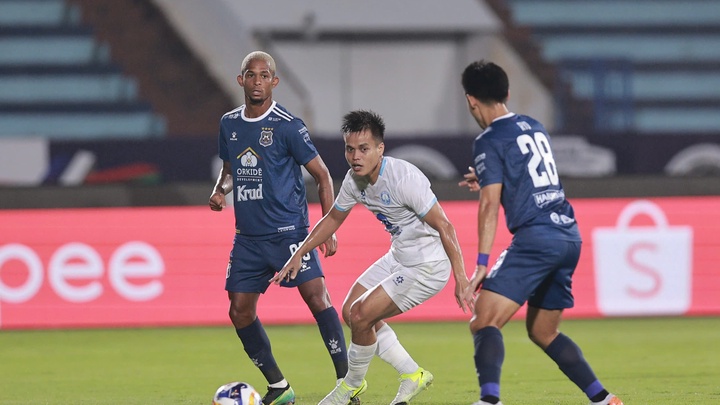 Nghịch lý của CLB Nam Định: “Khôn chợ, dại nhà”