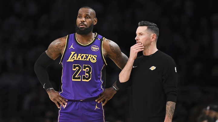 Mới "khởi nghiệp" được 1 năm, HLV JJ Redick đã nhận quà lớn từ Los Angeles Lakers