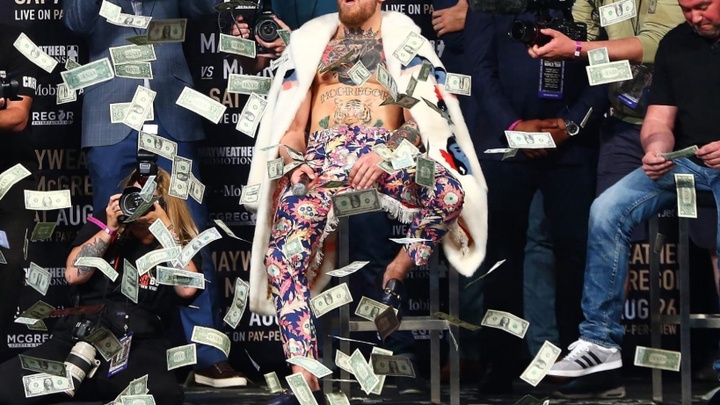 Conor McGregor hét giá không tưởng và "100 Golden Visa" để đấu ở UFC Nhà Trắng