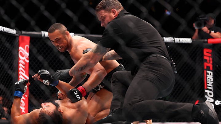 Carlos Ulberg knockout "sập nguồn" Dominick Reyes thẳng tiến tranh đai