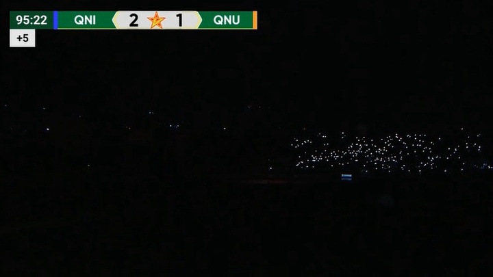 Sự cố hy hữu ở hạng Nhất: Mất điện hai lần, trận Quảng Ninh vs Quy Nhơn khép lại trong bóng tối