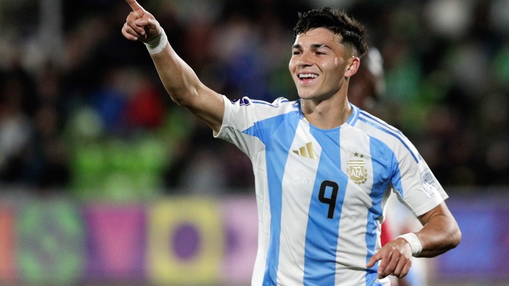 Giải U20 thế giới: Argentina thắng trận mở màn khi chơi 80 phút với 10 người