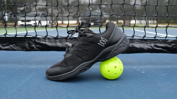 Giày pickleball và giày tennis: Sự khác biệt và lựa chọn phù hợp