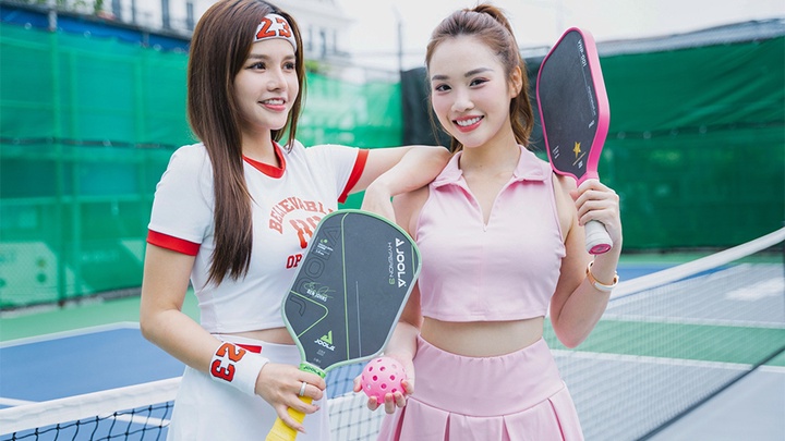 Trang phục pickleball: Đâu là ranh giới giữa gợi cảm và phản cảm?