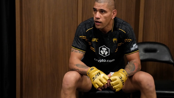 Alex Pereira tiết lộ sai lầm sẽ được sửa ngay lập tức ở UFC 320