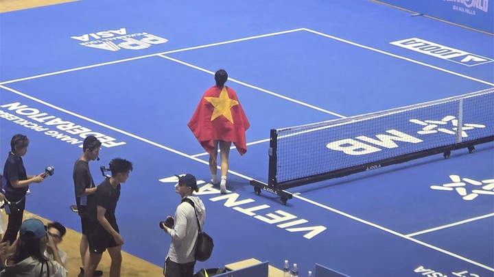 Vô địch PPA Vietnam Cup 2025, Alix Trương gây xúc động khi ăn mừng với lá cờ Việt Nam