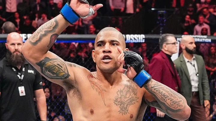Alex Pereira phục thù thành công, hạ gục Magomed Ankalaev ngay hiệp 1 tại UFC 320