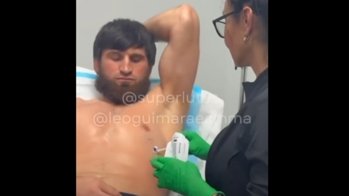 Quản lý tiết lộ chấn thương trước UFC 320, Ankalaev lại bị chỉ trích