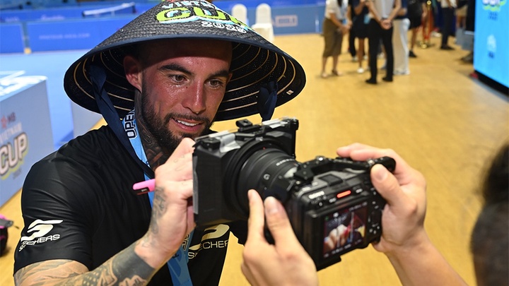 Tyson McGuffin: “Tôi chưa từng trải qua bầu không khí nào cuồng nhiệt đến thế”